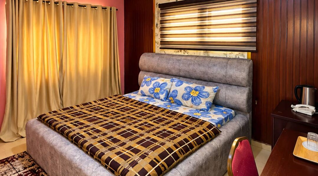3 Bedrooms Apartment Room
