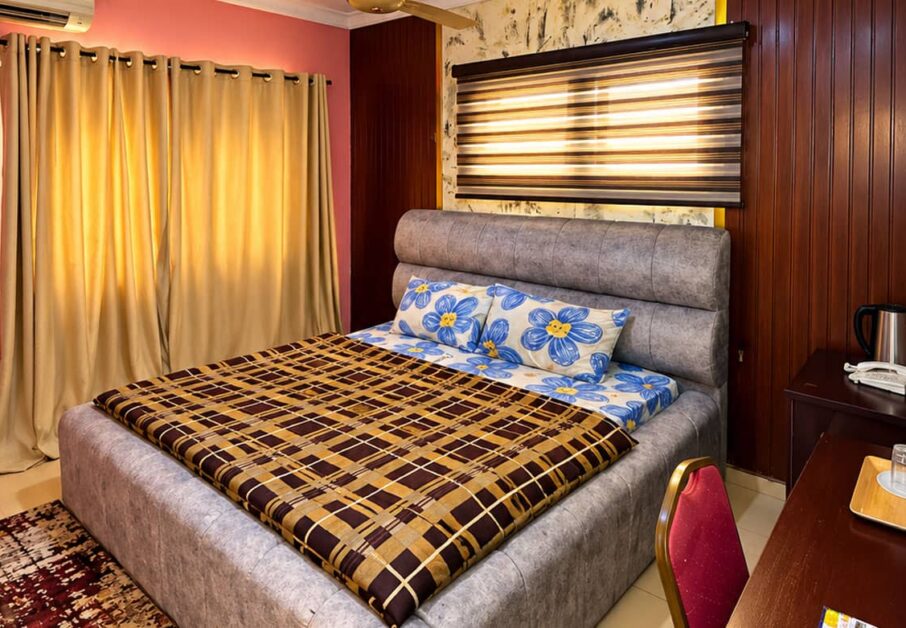 3 Bedrooms Apartment Room